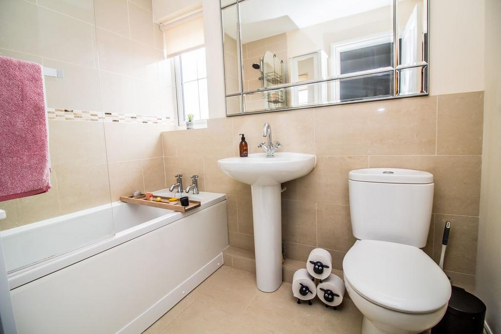 Family Bathroom.