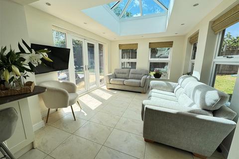 undefined, Rowan Close, Rayleigh