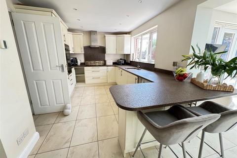 undefined, Rowan Close, Rayleigh