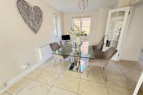 undefined, Rowan Close, Rayleigh