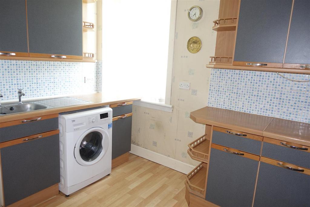 Kitchen 2.JPG