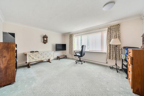21 Furrows Place, Caterham, CR3 5EH