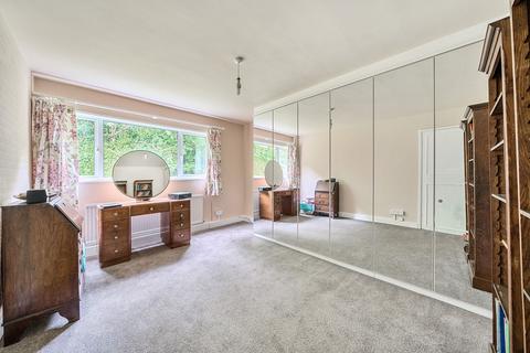 21 Furrows Place, Caterham, CR3 5EH