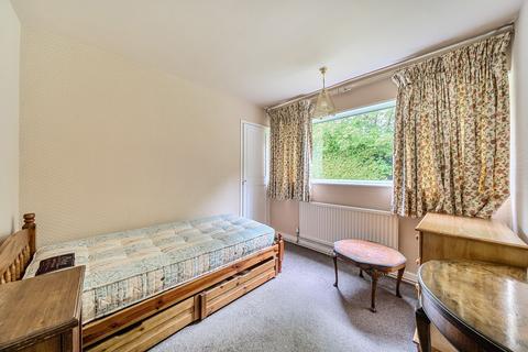21 Furrows Place, Caterham, CR3 5EH