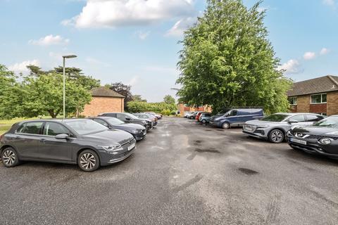 21 Furrows Place, Caterham, CR3 5EH