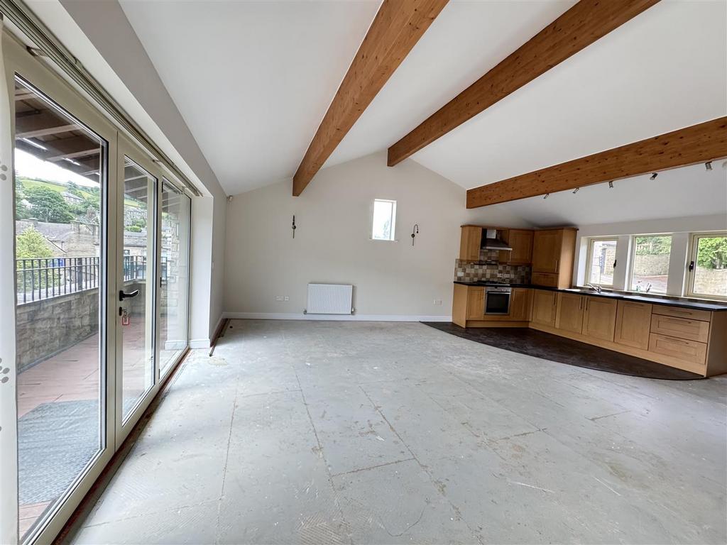 Open plan to balcony
