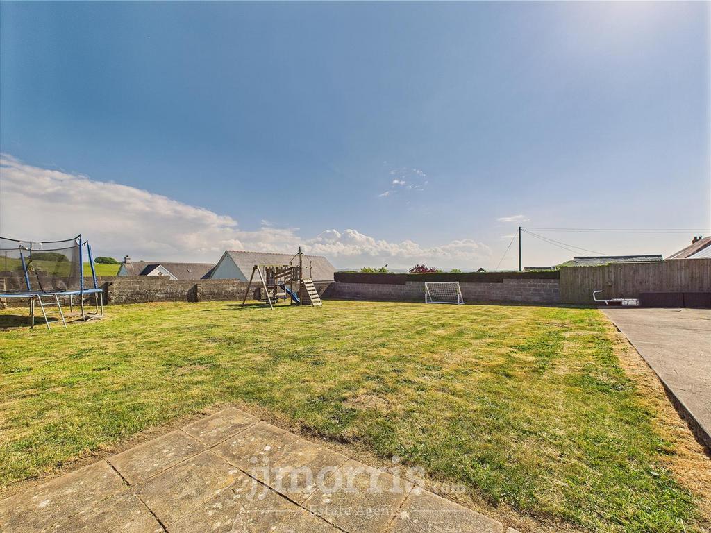 CAM05297 G0-PR0048-STILL031.jpg