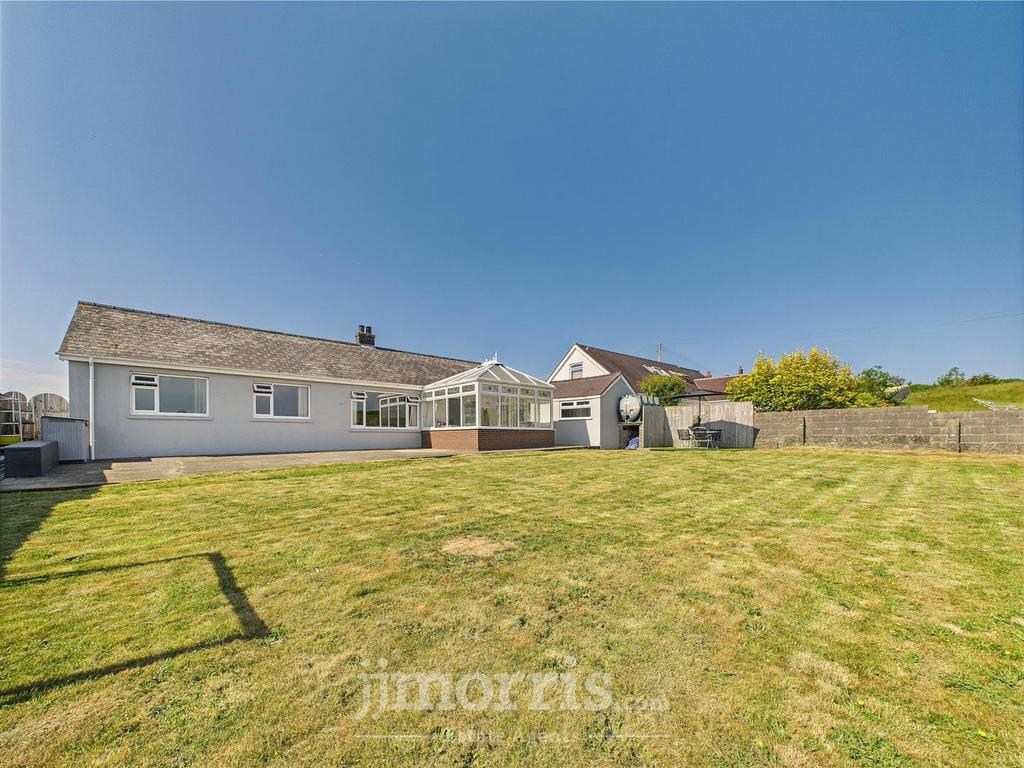 CAM05297 G0-PR0048-STILL033.jpg