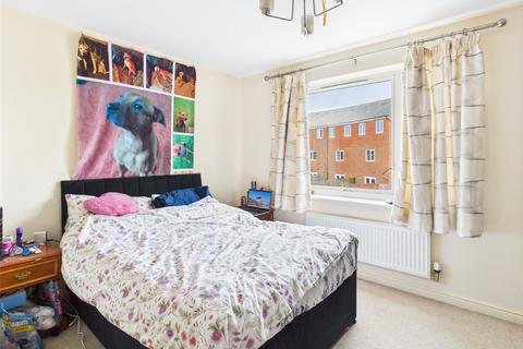 undefined, Longhorn Avenue, Gloucester, Gloucestershire, GL1