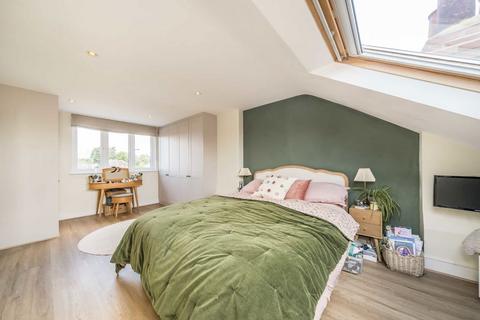 4 bedroom house for sale, Victor Road, Teddington TW11