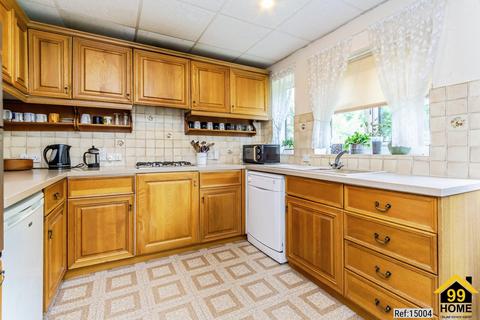 4 bedroom semi-detached house for sale, Arundel Avenue, South Croydon, Surrey, CR2