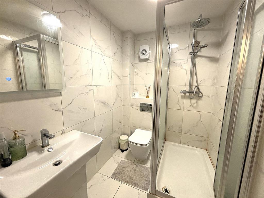 Family shower room