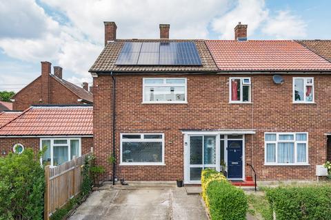 2 bedroom end of terrace house for sale, Dursley Road, London