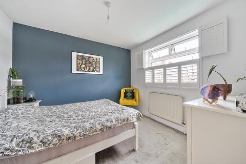 2 bedroom end of terrace house for sale, Dursley Road, London