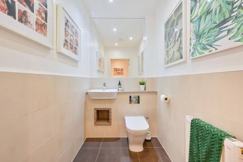 5 Whelan Road, Acton, London, W3 8UG