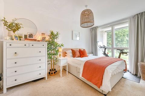 5 Whelan Road, Acton, London, W3 8UG