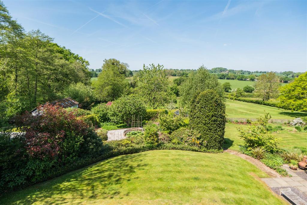 Broadway Farmhouse-0090.jpg