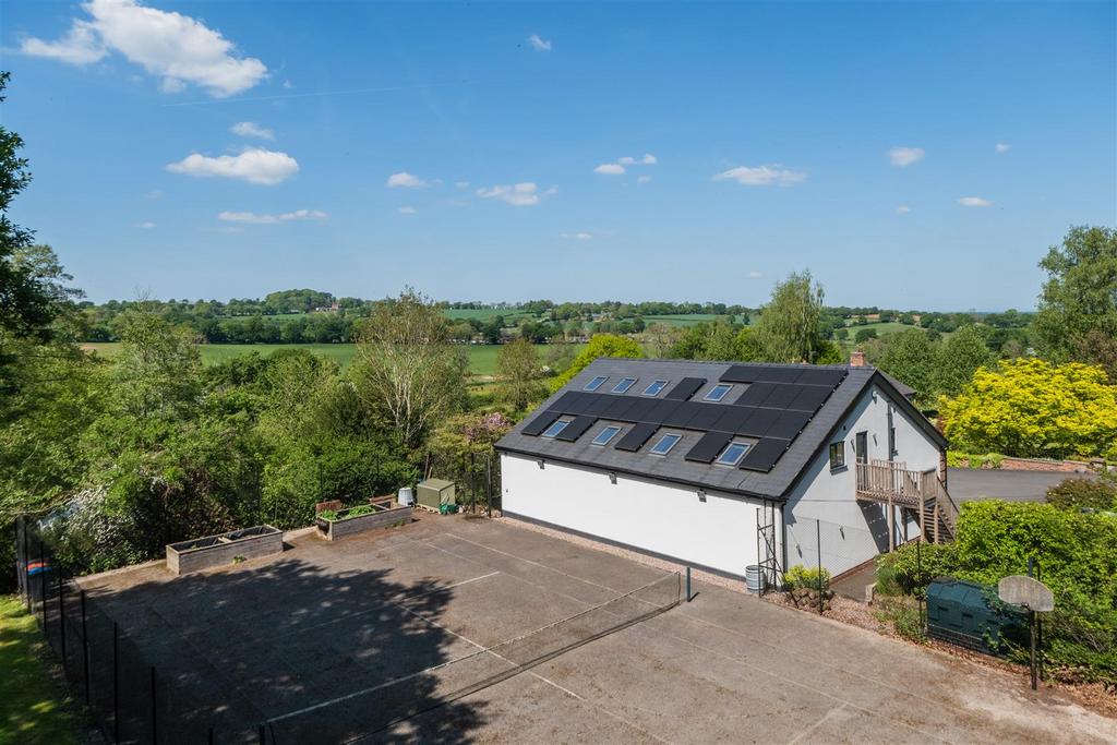 Broadway Farmhouse-00122.jpg