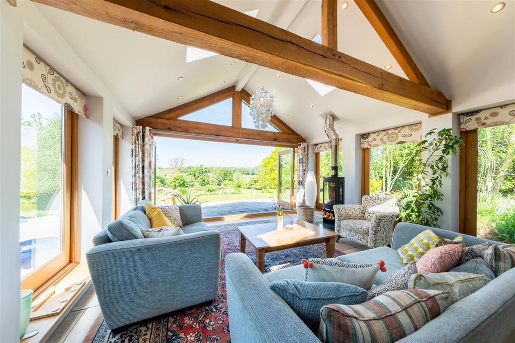 Broadway Farmhouse-0017.jpg