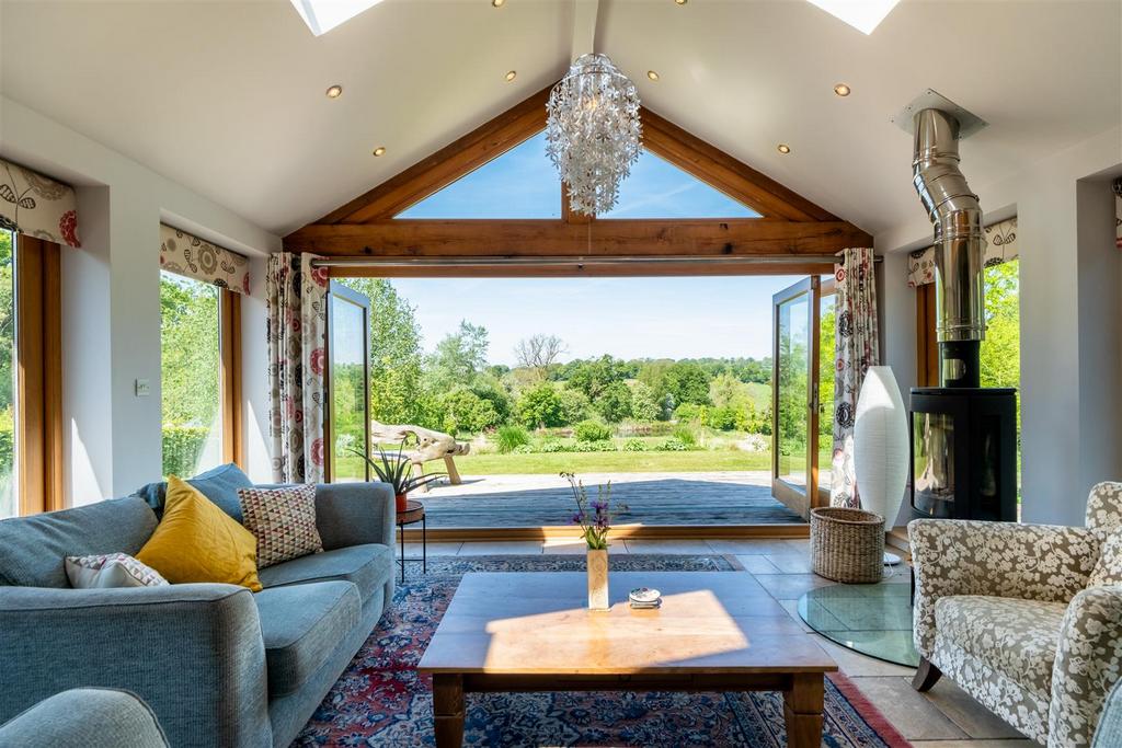 Broadway Farmhouse-0021.jpg