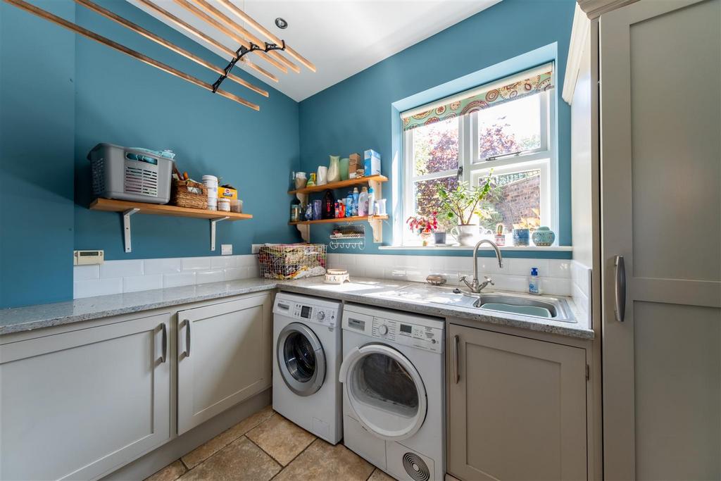 Broadway Farmhouse-0025.jpg