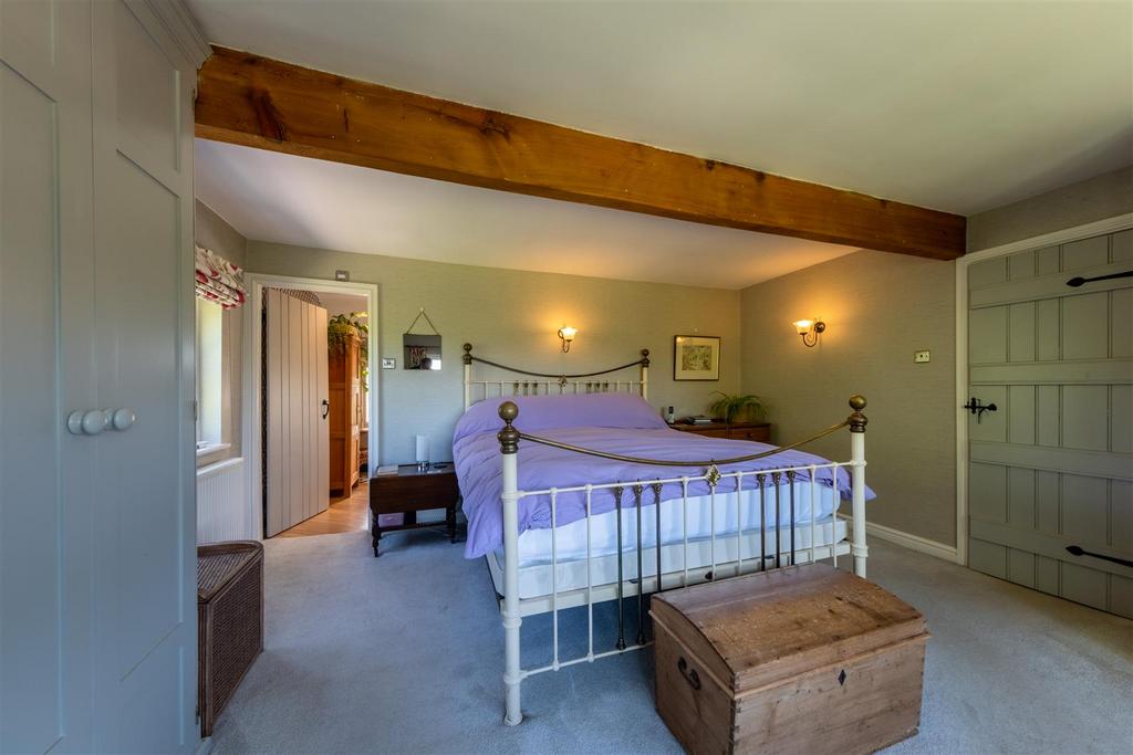 Broadway Farmhouse-0056.jpg