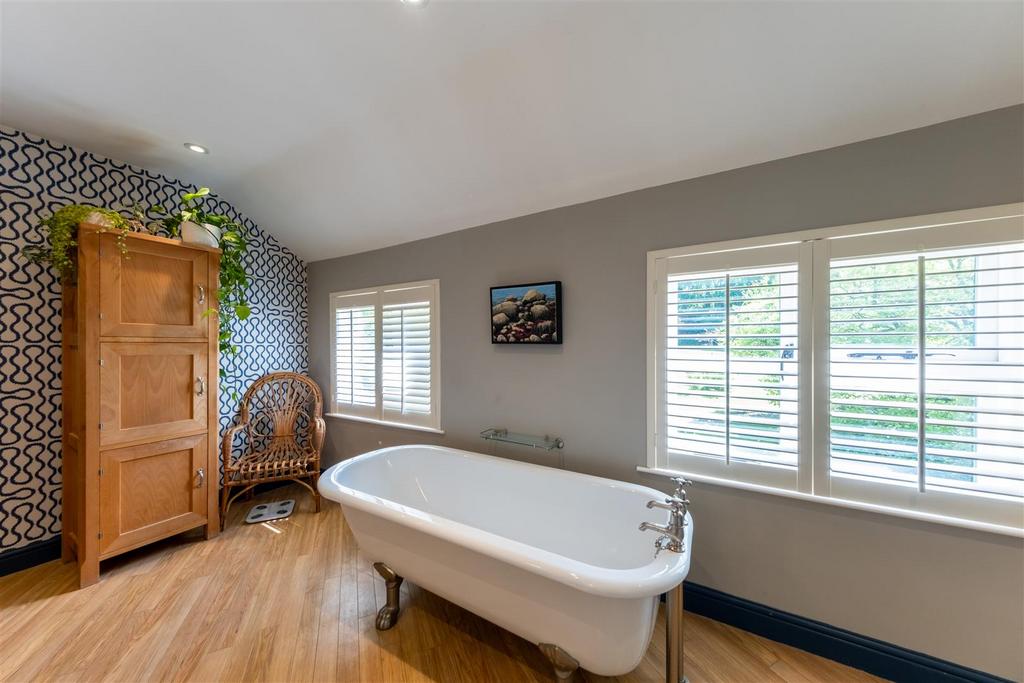 Broadway Farmhouse-0063.jpg