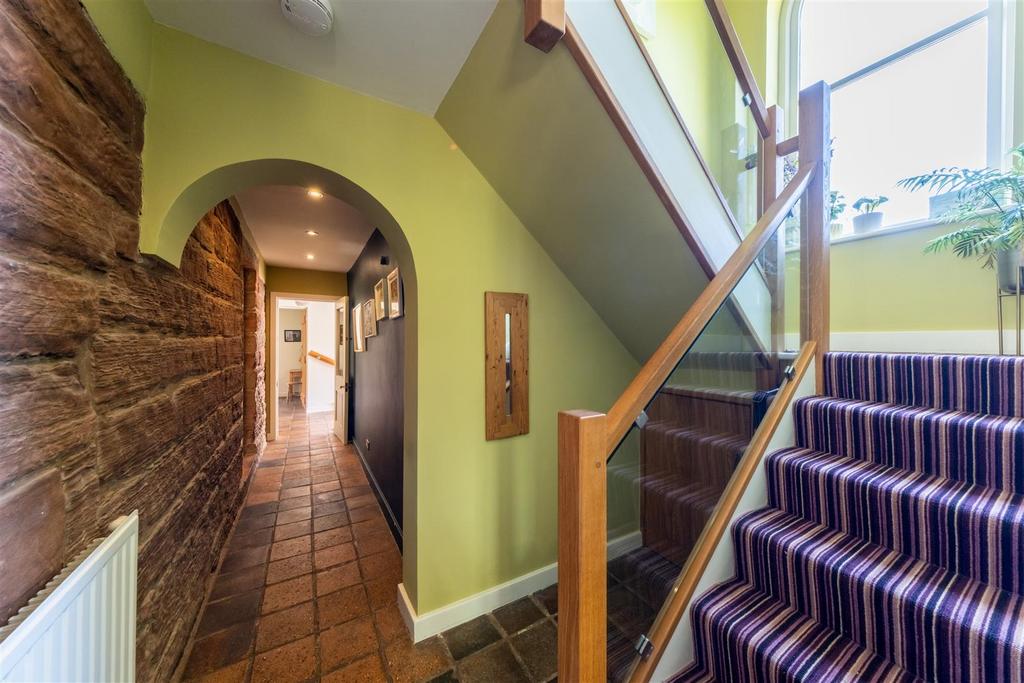 Broadway Farmhouse-0051.jpg