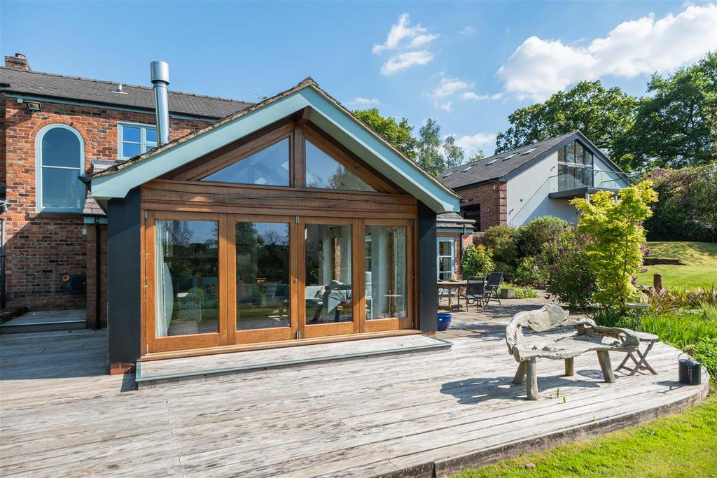 Broadway Farmhouse-00145.jpg