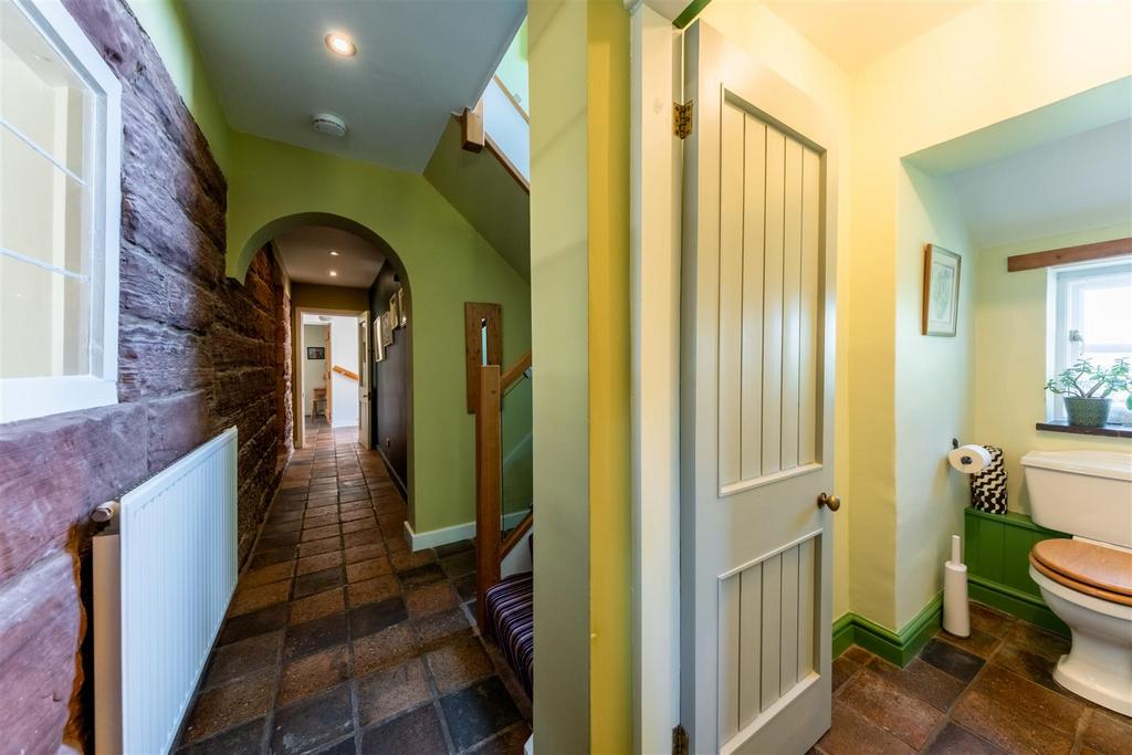 Broadway Farmhouse-0049.jpg