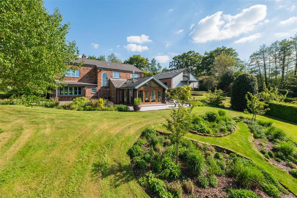 Broadway Farmhouse-00149.jpg