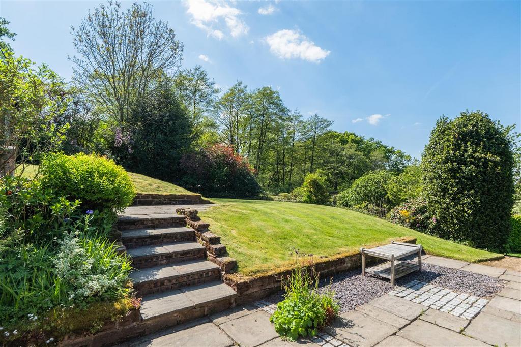 Broadway Farmhouse-00123.jpg