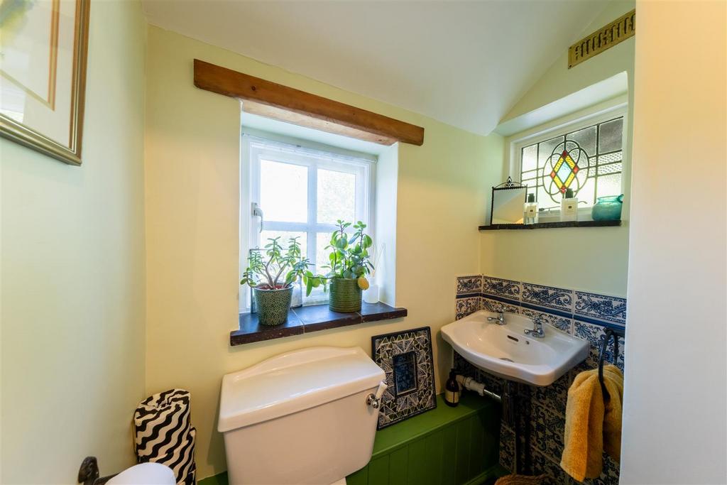 Broadway Farmhouse-0048.jpg