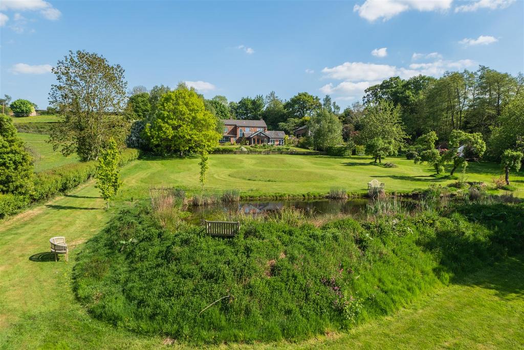 Broadway Farmhouse-00151.jpg