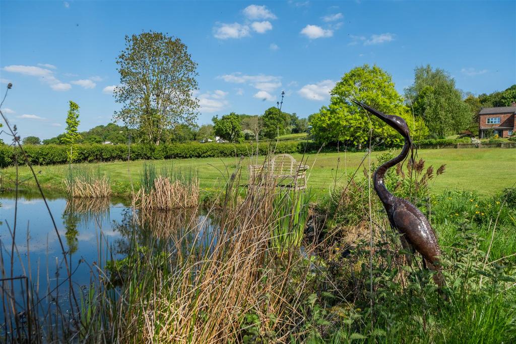 Broadway Farmhouse-00157.jpg