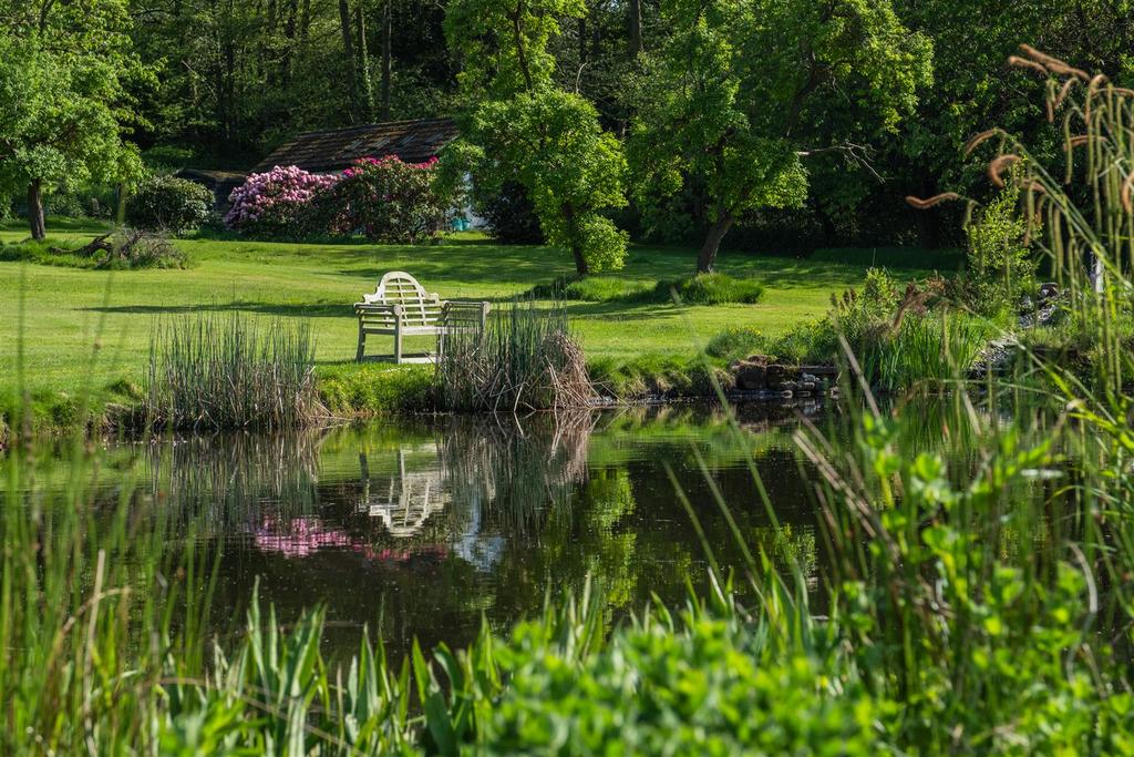 Broadway Farmhouse-00164.jpg