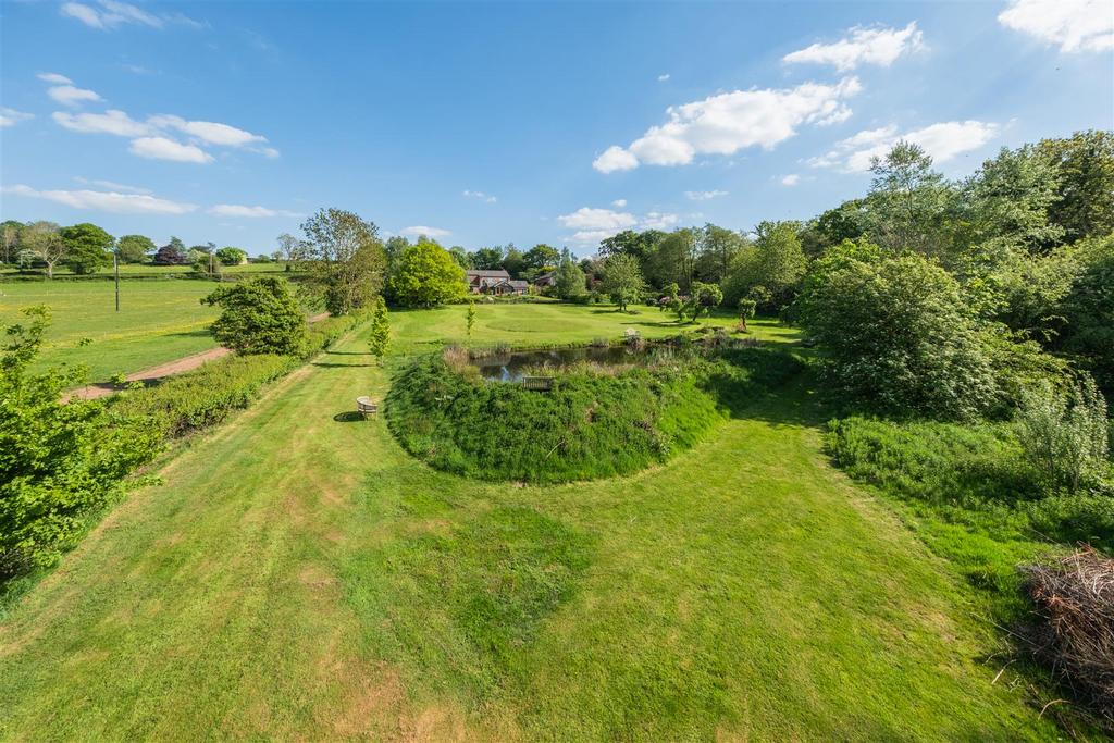 Broadway Farmhouse-00152.jpg