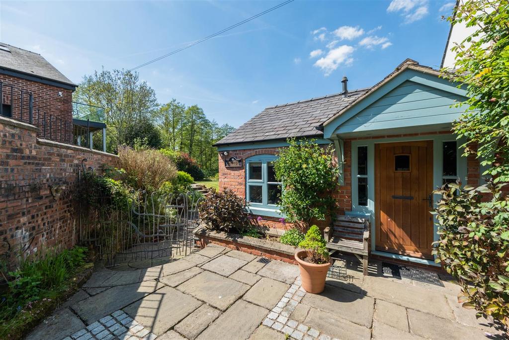 Broadway Farmhouse-00103.jpg