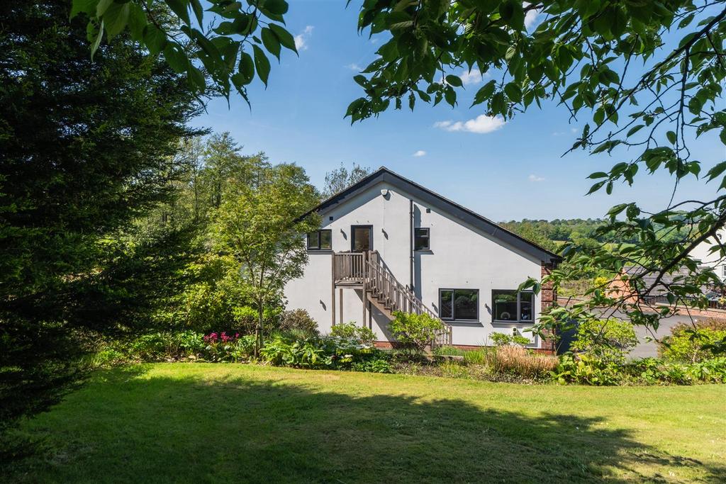 Broadway Farmhouse-00109.jpg