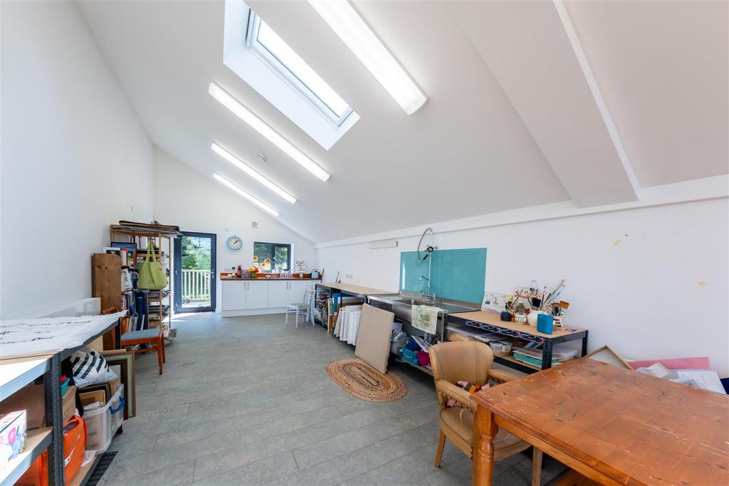 Broadway Farmhouse-0085.jpg