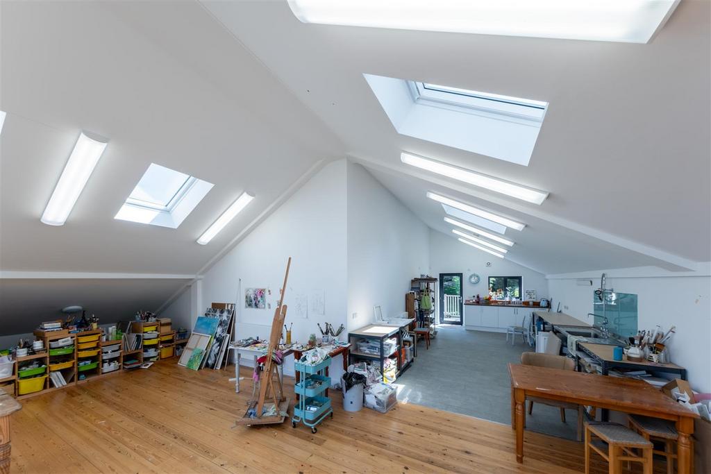 Broadway Farmhouse-0084.jpg