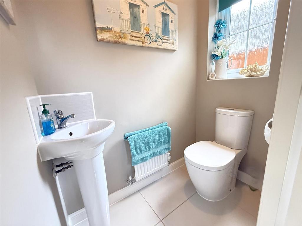Ground floor cloak room