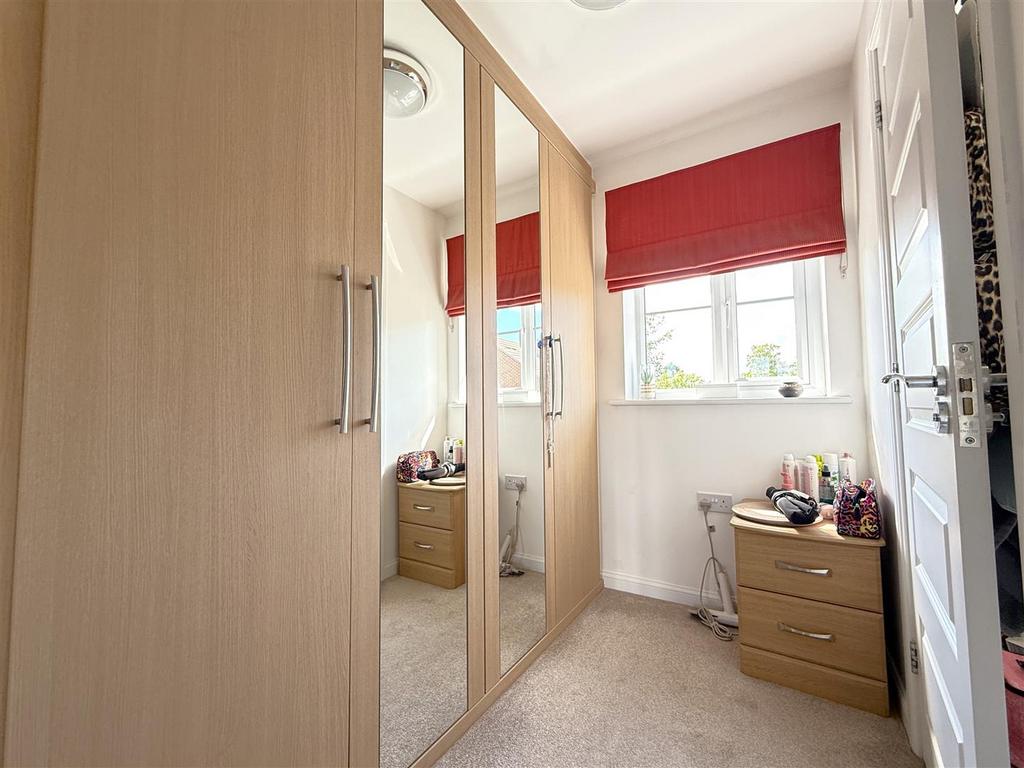 Walk through dressing area