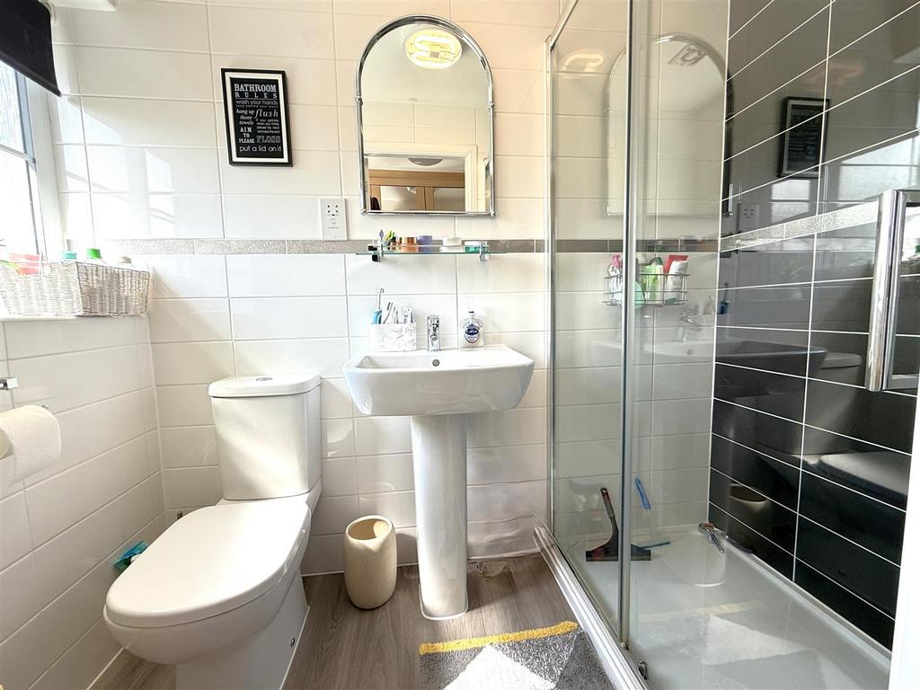 Ensuite shower room