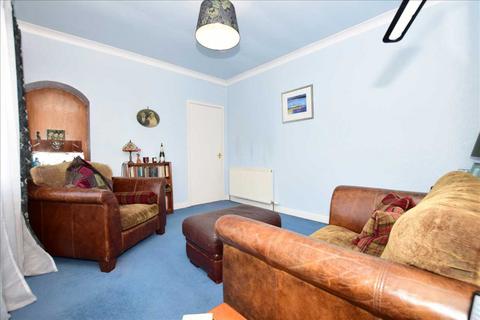 25 Crofthead Street, Strathaven, ML10 6BB