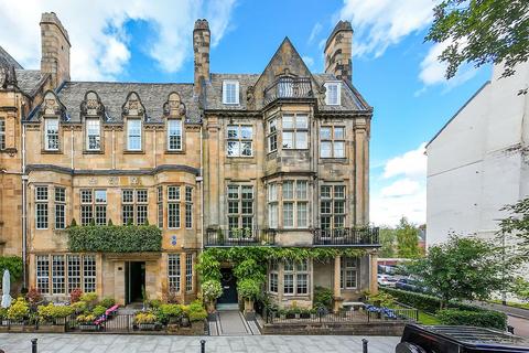 3 bedroom apartment to rent, Lowther Terrace, Glasgow, G12