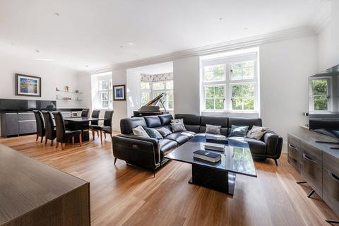 3 bedroom apartment to rent, Lowther Terrace, Glasgow, G12