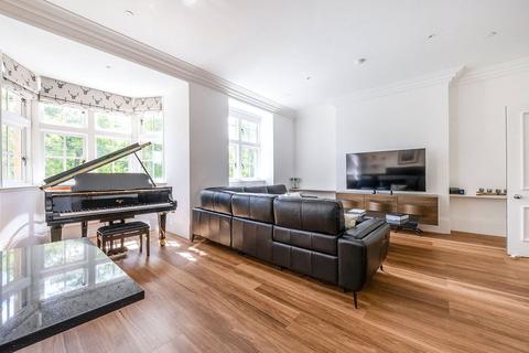 3 bedroom apartment to rent, Lowther Terrace, Glasgow, G12