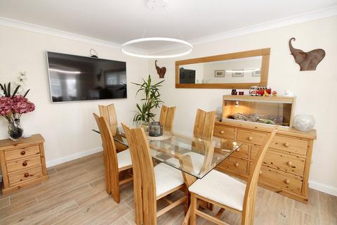 5 Faraday Corner, Shefford, SG17 5ZG