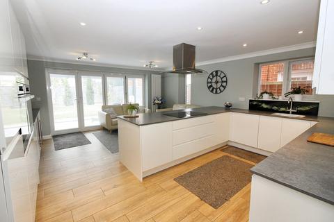5 Faraday Corner, Shefford, SG17 5ZG